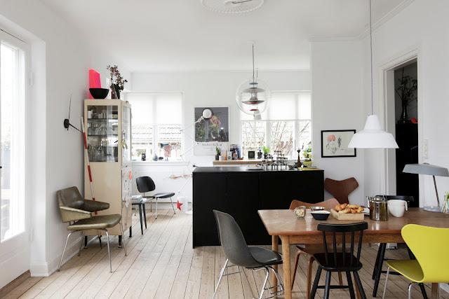 Visite privée: A colorful and retro home