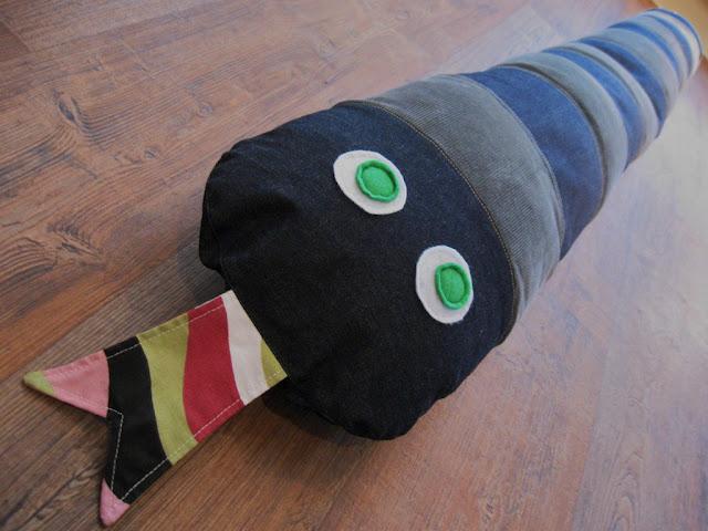 Coudre un serpent géant - DIY Une peluche géante pour les enfants