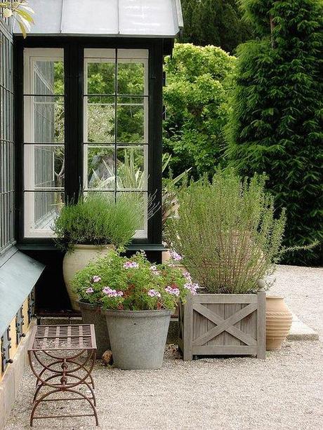 Un jardin au top même en vacances grâce à Outiror | www.decocrush.fr