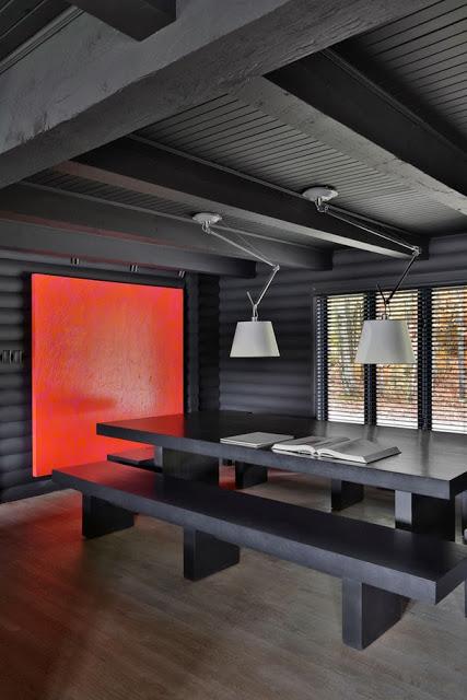 Un maison noire au Canada Un maison noire au Canada