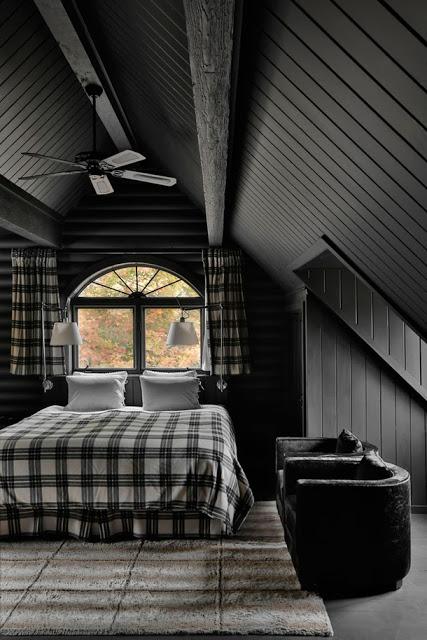 Un maison noire au Canada Un maison noire au Canada