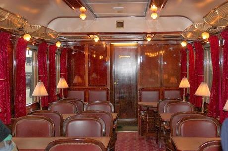 Je suis entrée dans le célèbre et mythique Orient-Express Je suis entrée dans le célèbre et mythique Orient-Express