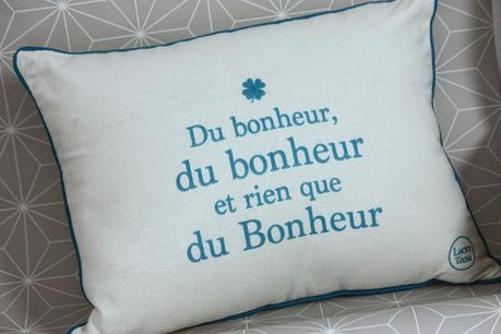 Des coussins déco avec des citations sympas