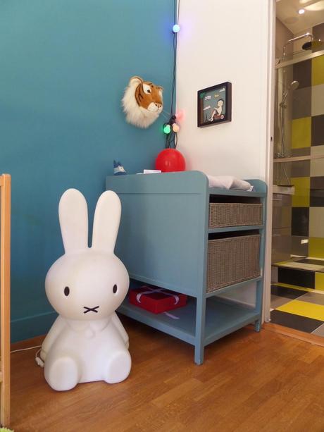 Chambre bleue enfant par Leroy merlin via Nat et nature Et si... cet appartement en cachait un autre ?