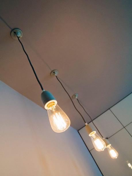 Suspensions ampoule Leroy merlin via Nat et nature Et si... cet appartement en cachait un autre ?