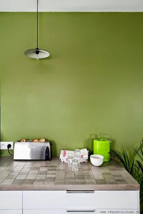 France / Différentes nuances de vert pour une sublime maison / France / Différentes nuances de vert pour une sublime maison /