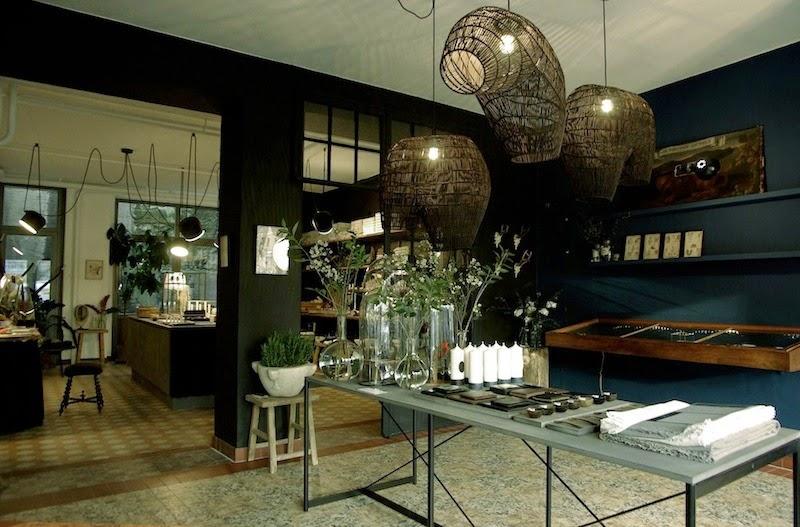 Lausanne / Aegon-Aegon boutique comme un atelier de curiosité /