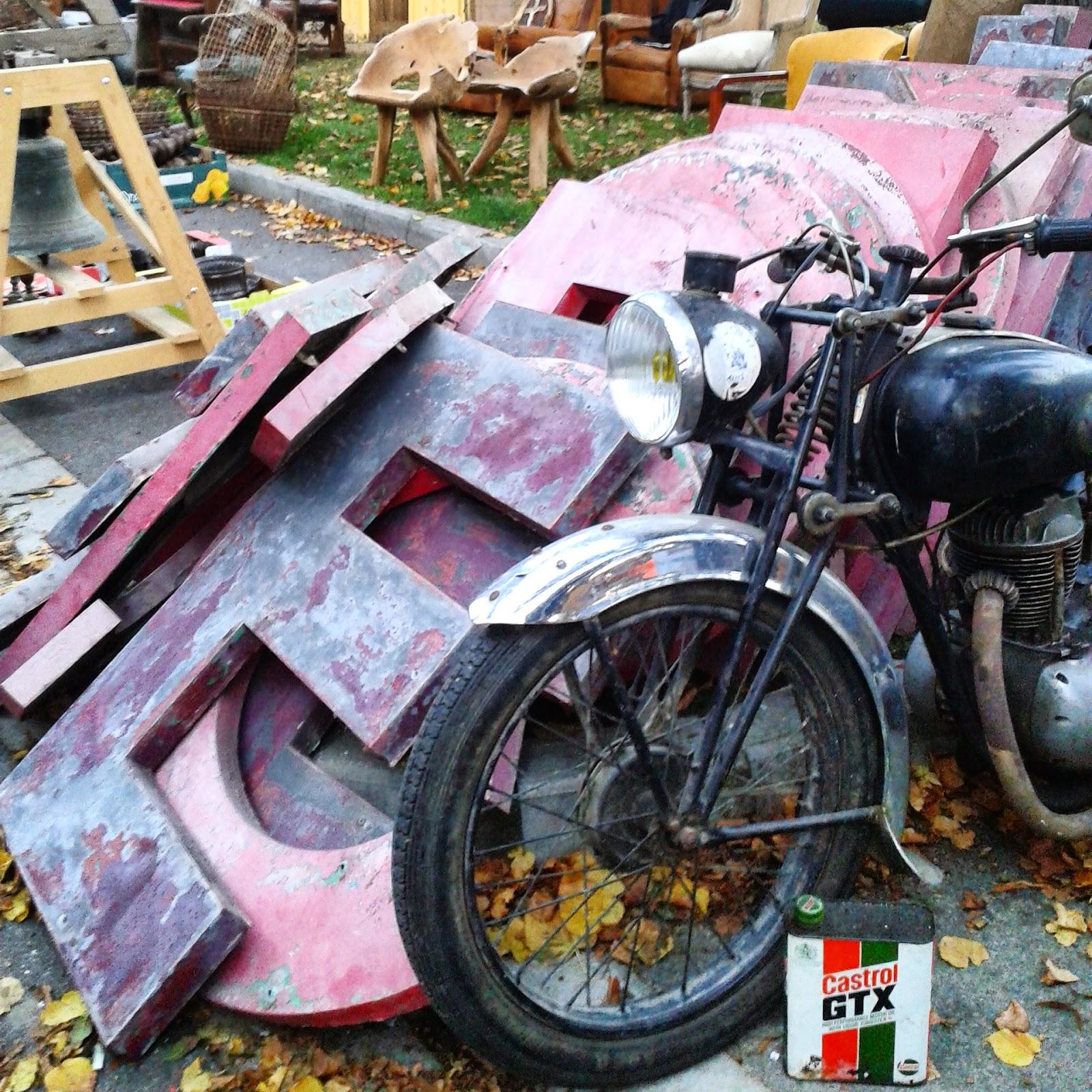 Brocante Amiens , octobre 2014 / Photos Atelier rue verte / Lettres vintage / Enseignes /