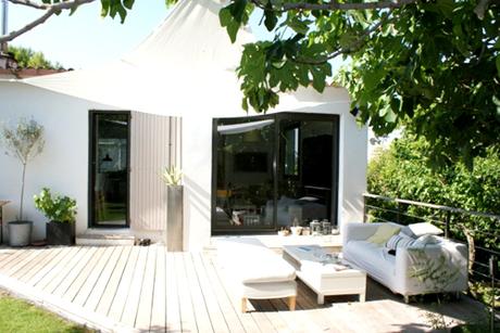Visite déco : Une jolie petite maison rénovée dans le sud de la France renovation_maison_jardin