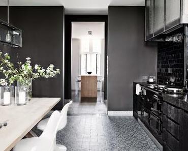 Belgique / Un manoir revisité en noir /