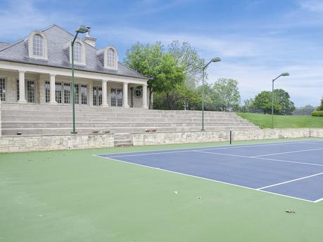 manoir texas coco chanel inspiration vaux le vicomte tennis.