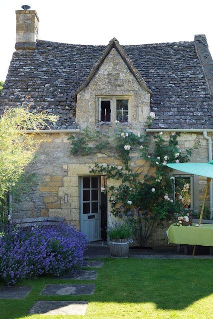 NOM D'UN COTTAGE QUI VA VOUS FAIRE ADORER... LE THÉ CHAUD !