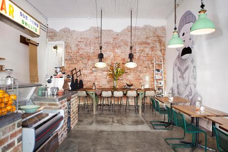 Melbourne / Le Tomboy café et son mur de briques  /