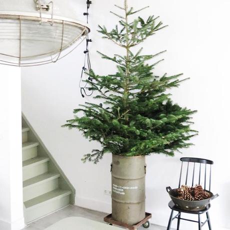 Noël 2015 / Inspirations #16 / Look industriel pour un sapin /