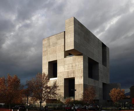 ET LE GAGNANT EST... L'ARCHITECTE CHILIEN ALEJANDRO ARAVENA !