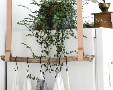 DIY / Un accroche torchon avec du bois flotté, du cuir ... /