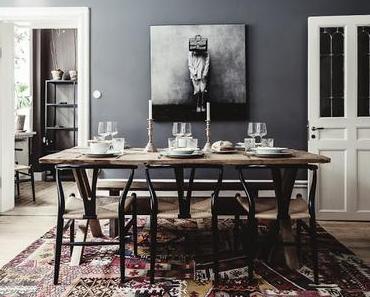 Stockholm / Un appartement aux murs sombres /