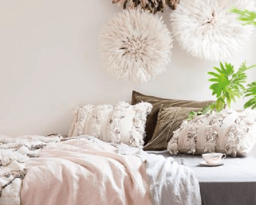 Tendance : les chapeaux africains s’affichent sur nos murs !