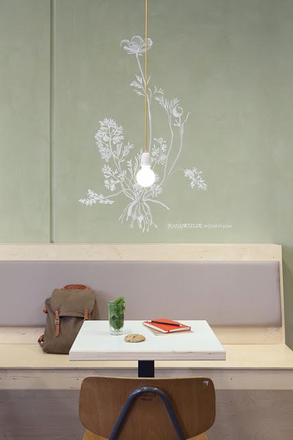 Pays Bas / Couleurs tendres pour une librairie-café /