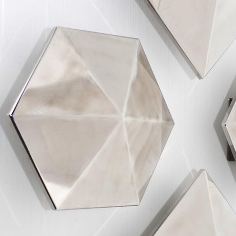 Appliques murales grises de forme hexagonale