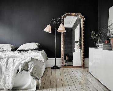 Suède / Une chambre aux murs sombres /