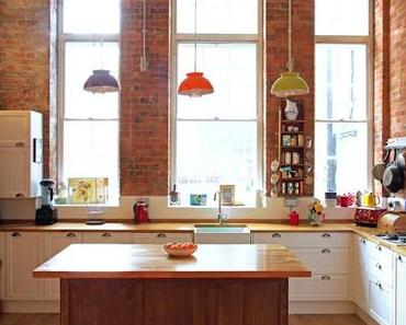 NOM D'UNE MAISON DINGUE, UN PEU FOLLE... BRITISH, QUOI !