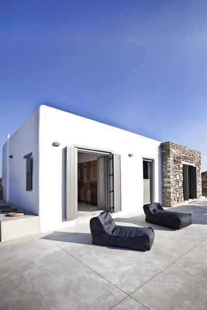 Grèce / Une villa rénovée avec simplicité /