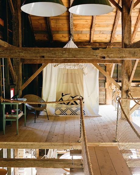 NOM D'UNE MAISON BELLE BELLE... À TOMBER ! OUILLE UNE BOSSE !