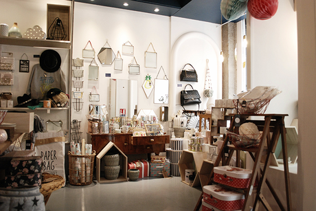 boutique-deco-accessoires-pour-la-maison-miroirs-lyon-valise-vintage-scandinave
