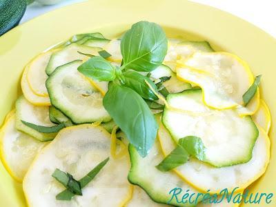 Carpaccio Bicolore de Courgettes Marinées au Citron Bio, à l'Huile d'Olive et au Basilic