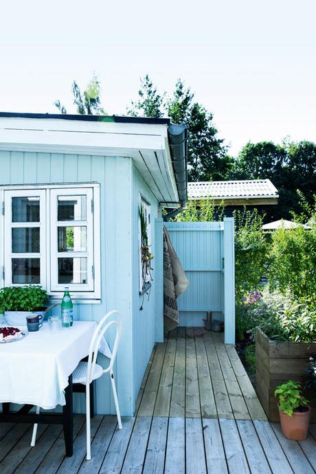 LA RENTRÉE ? UNE MAISON DE VACANCES... BLEU-MENTHE À L'EAU !