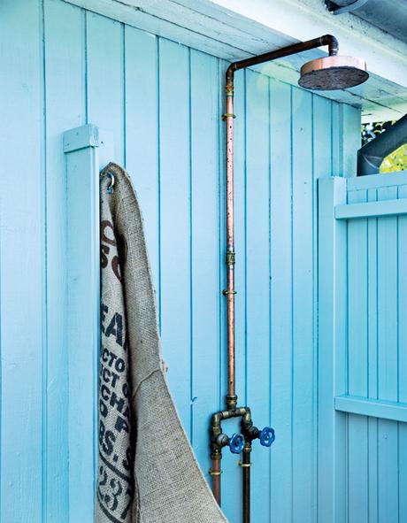 LA RENTRÉE ? UNE MAISON DE VACANCES... BLEU-MENTHE À L'EAU !