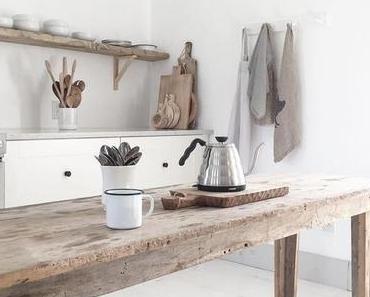 zoom sur les tables en bois massif