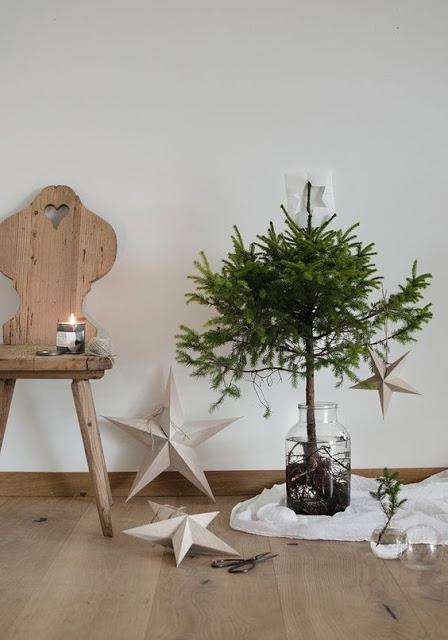 Arbre de Noël nature Sonja Maria Rettensteiner via Nat et nature 10 idées pour une déco de Noël simplissime