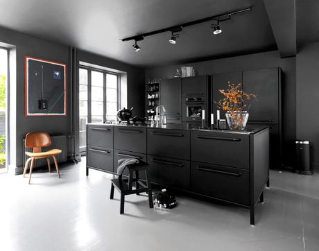 cuisine noire deco moderne spot