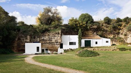 NOM D'UNE MAISON QUI N'A RIEN D'UNE GROTTE... ET POURTANT !