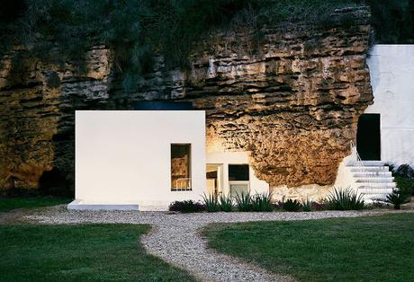 NOM D'UNE MAISON QUI N'A RIEN D'UNE GROTTE... ET POURTANT !