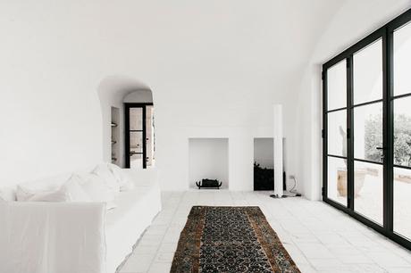 Italie / Masseria Moroseta, un hôtel aux murs blancs /