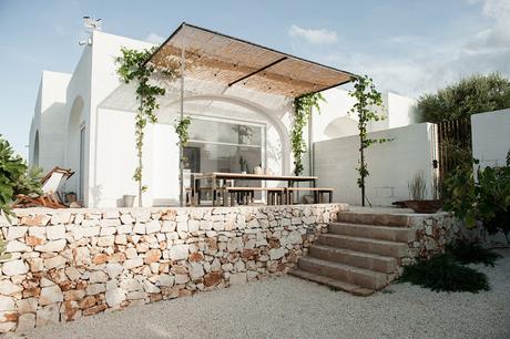 Italie / Masseria Moroseta, un hôtel aux murs blancs /