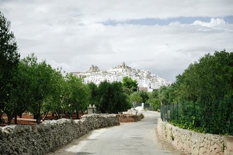 Italie / Masseria Moroseta, un hôtel aux murs blancs /