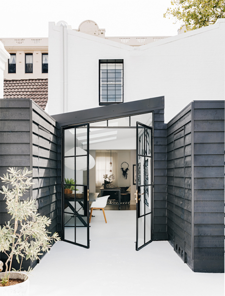 Sydney / Une maison en noir et blanc /