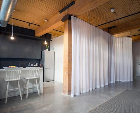 UN LOFT DE JEUNE À METTRE... EN BOITE !