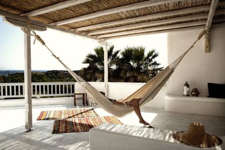 Hôtel San Giorgio Mykonos greece via Nat et nature Celebrate the new bohemian luxury