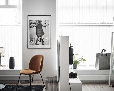 Un appartement tout en noir et blanc à Göteborg