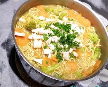Soupe de Nouilles Chinoises aux Légumes d'Hiver et à la Pâte de Curry Vert