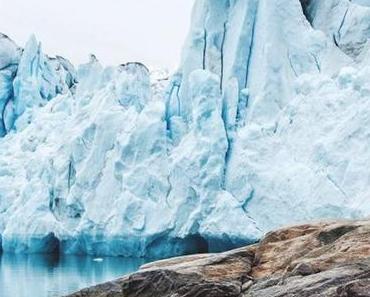Et si le bleu glacier était la couleur de ce printemps ? Zoom sur cette teinte fraîche et trendy.